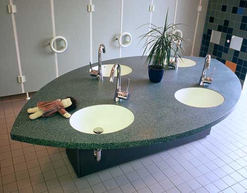 Waschbecken, Wannen, Duschen, exklusive Badm&ouml;bel von Unkel - die Holzwerkst&auml;tte